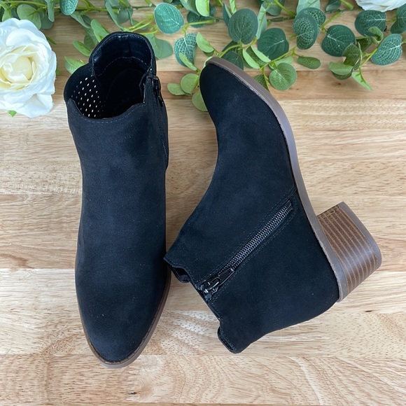 Style & Co Gerddie Booties 5M NWT - Picture 3 of 5